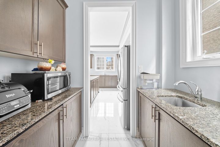 Photo 16 at 25 Trail Rider Drive, Toronto Gore Rural Estate, Brampton