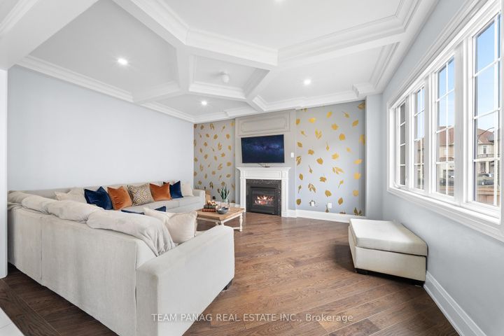 Photo 19 at 25 Trail Rider Drive, Toronto Gore Rural Estate, Brampton