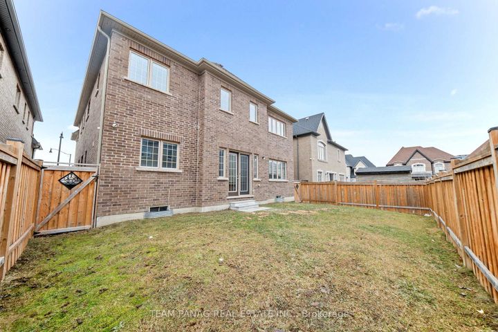 Photo 36 at 25 Trail Rider Drive, Toronto Gore Rural Estate, Brampton