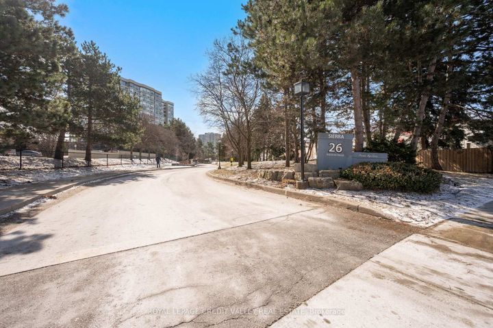 Photo 1 at 1012 - 26 Hanover Road, Queen Street Corridor, Brampton