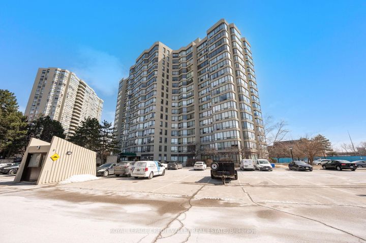 Photo 2 at 1012 - 26 Hanover Road, Queen Street Corridor, Brampton