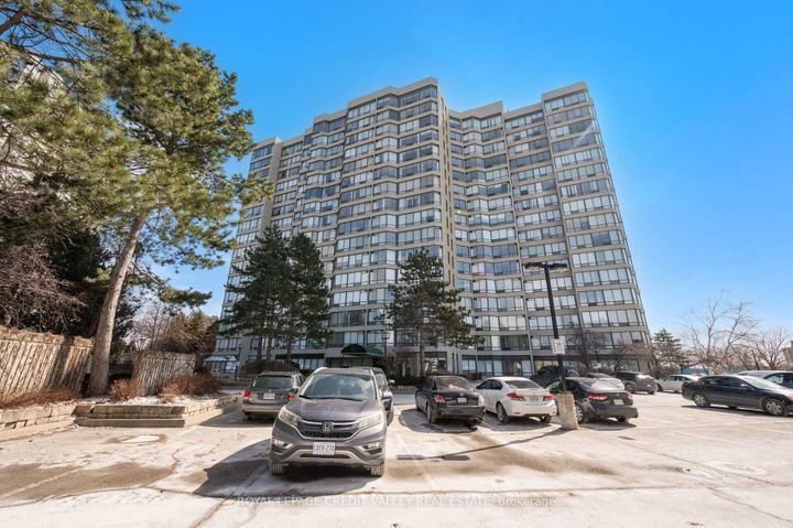 Photo 3 at 1012 - 26 Hanover Road, Queen Street Corridor, Brampton