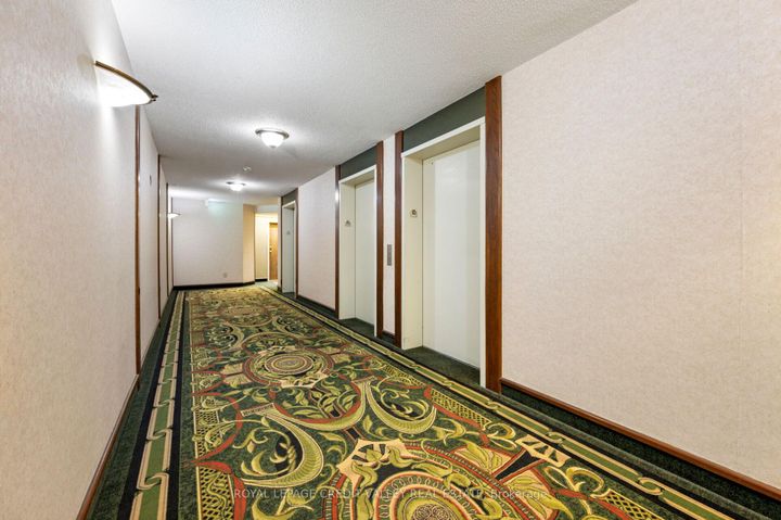 Photo 6 at 1012 - 26 Hanover Road, Queen Street Corridor, Brampton