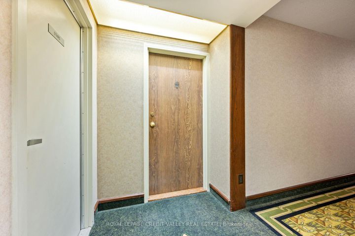 Photo 7 at 1012 - 26 Hanover Road, Queen Street Corridor, Brampton