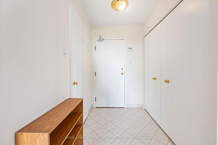 Photo 9 at 1012 - 26 Hanover Road, Queen Street Corridor, Brampton