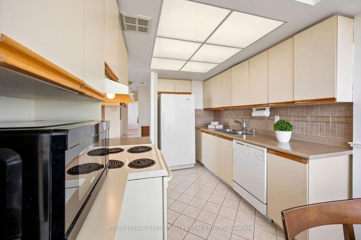 Photo 22 at 1012 - 26 Hanover Road, Queen Street Corridor, Brampton