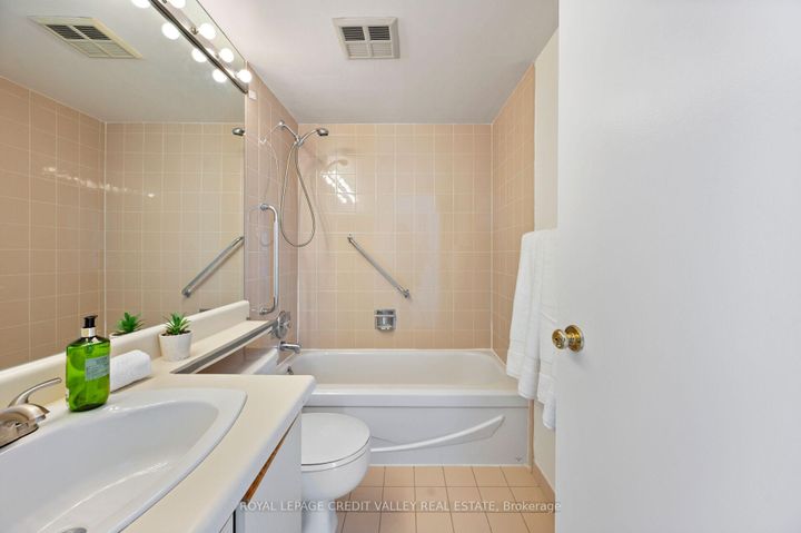 Photo 25 at 1012 - 26 Hanover Road, Queen Street Corridor, Brampton