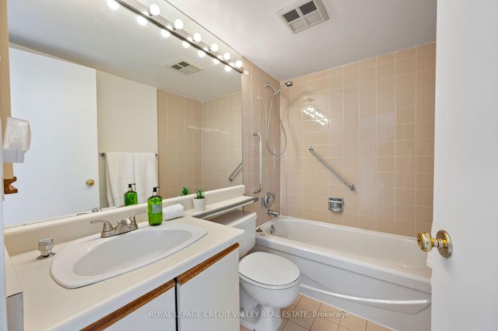 Photo 26 at 1012 - 26 Hanover Road, Queen Street Corridor, Brampton