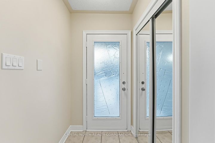 Photo 7 at 74 Bullrush Drive, Vellore Village, Vaughan