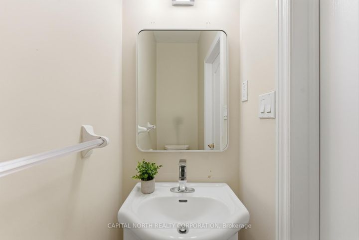 Photo 31 at 74 Bullrush Drive, Vellore Village, Vaughan