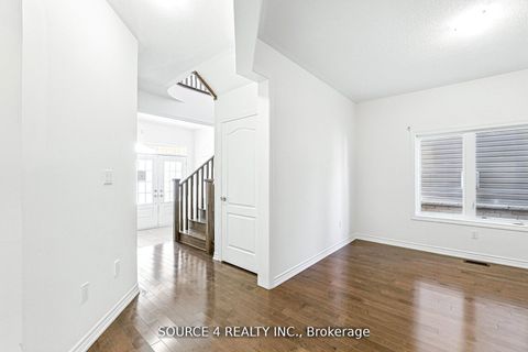 Photo 5 at 376 Danny Wheeler Boulevard, Keswick North, Georgina