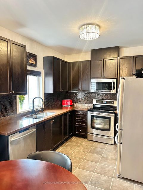 Photo 9 at 9 Aubergine Street, Oak Ridges Lake Wilcox, Richmond Hill