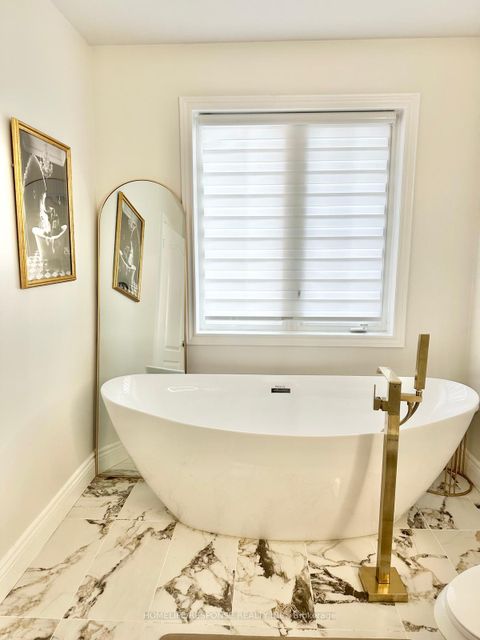 Photo 14 at 9 Aubergine Street, Oak Ridges Lake Wilcox, Richmond Hill