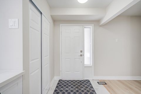 Photo 8 at 639 Down Crescent, Donevan, Oshawa