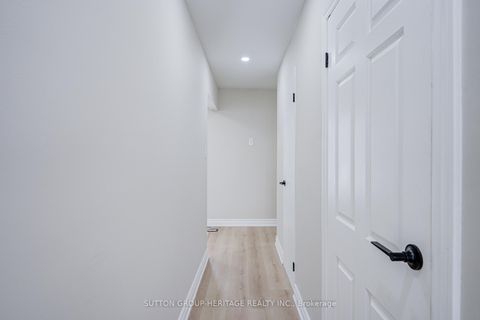 Photo 15 at 639 Down Crescent, Donevan, Oshawa