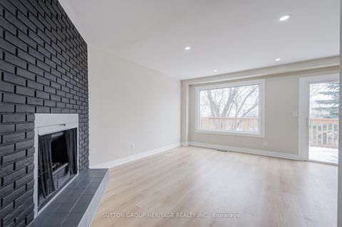 Photo 16 at 639 Down Crescent, Donevan, Oshawa