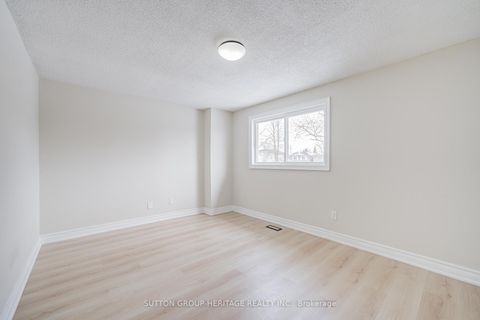 Photo 25 at 639 Down Crescent, Donevan, Oshawa