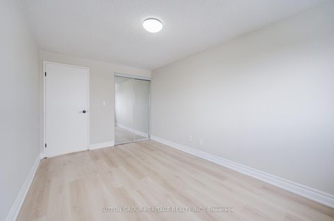 Photo 28 at 639 Down Crescent, Donevan, Oshawa