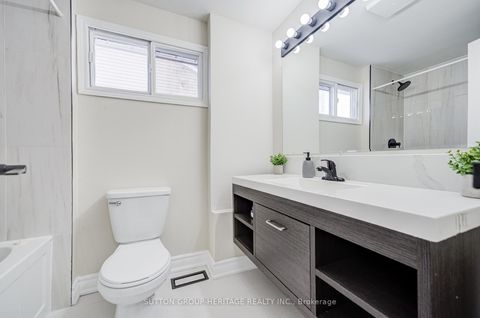 Photo 30 at 639 Down Crescent, Donevan, Oshawa