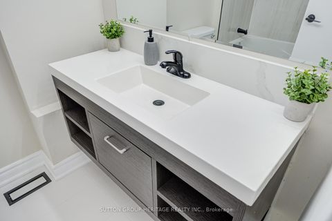 Photo 31 at 639 Down Crescent, Donevan, Oshawa