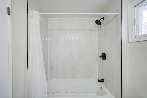 Photo 32 at 639 Down Crescent, Donevan, Oshawa