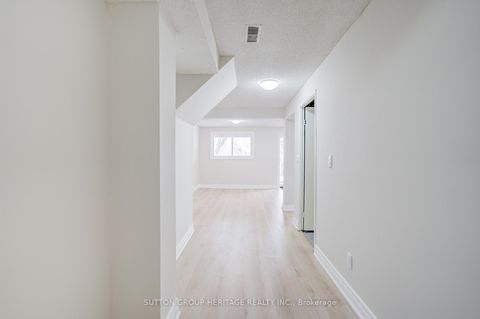 Photo 33 at 639 Down Crescent, Donevan, Oshawa