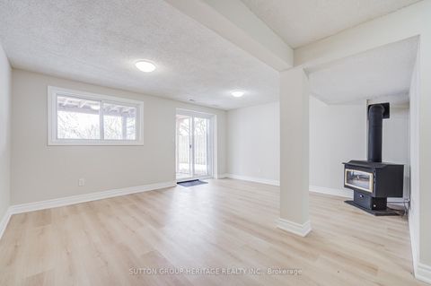 Photo 36 at 639 Down Crescent, Donevan, Oshawa