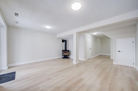 Photo 37 at 639 Down Crescent, Donevan, Oshawa