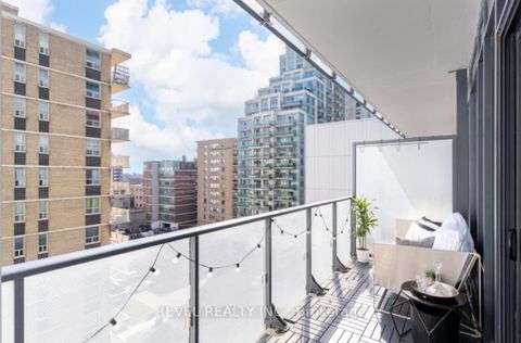 Photo 2 at 609 - 185 Roehampton Avenue, Mount Pleasant West, Toronto