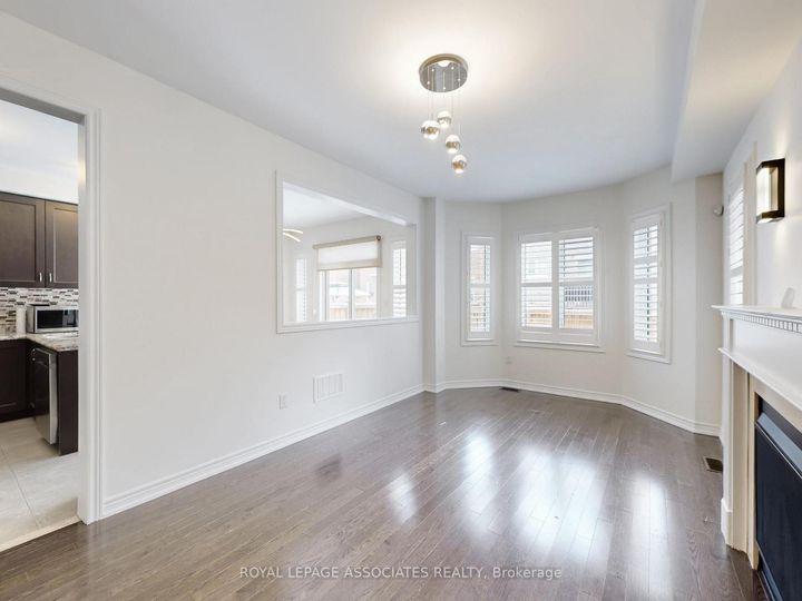 Photo 9 at 10 Lloyd Crescent, Northwest Brampton, Brampton