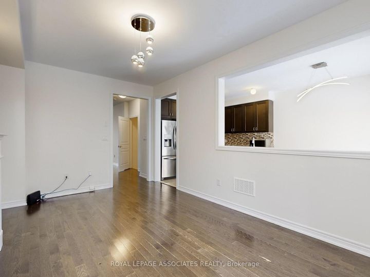 Photo 10 at 10 Lloyd Crescent, Northwest Brampton, Brampton