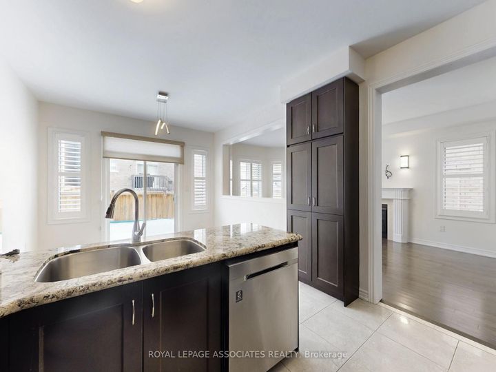 Photo 15 at 10 Lloyd Crescent, Northwest Brampton, Brampton