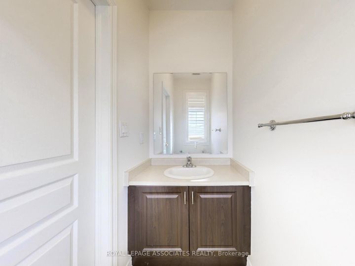 Photo 20 at 10 Lloyd Crescent, Northwest Brampton, Brampton