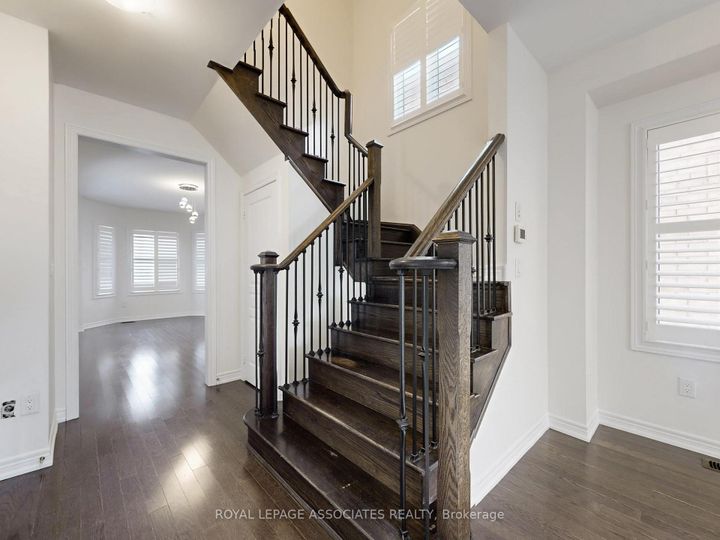 Photo 24 at 10 Lloyd Crescent, Northwest Brampton, Brampton