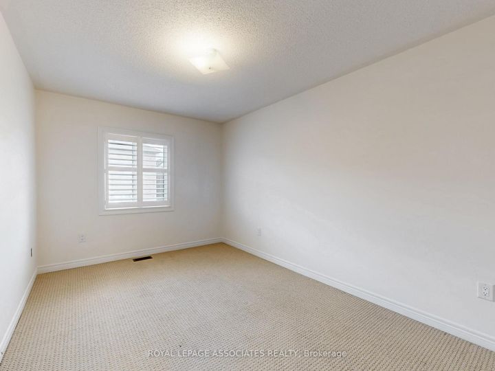 Photo 33 at 10 Lloyd Crescent, Northwest Brampton, Brampton