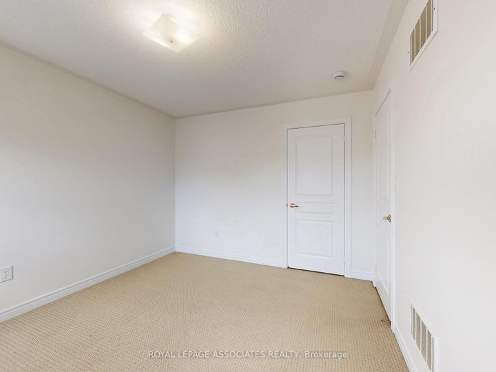 Photo 38 at 10 Lloyd Crescent, Northwest Brampton, Brampton