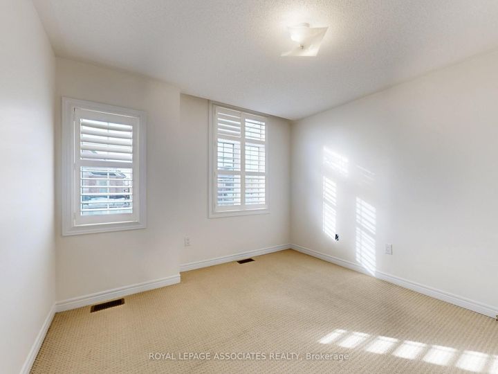 Photo 40 at 10 Lloyd Crescent, Northwest Brampton, Brampton