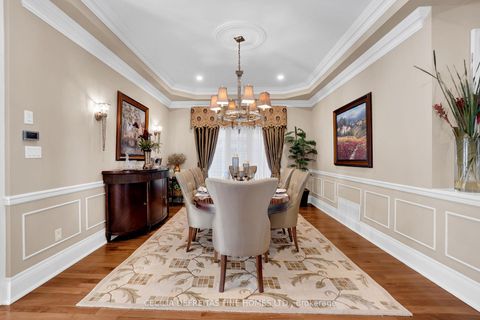 Photo 7 at 11 Beauvista Court, Vellore Village, Vaughan