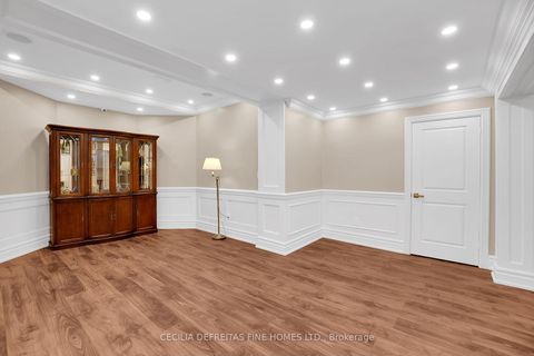 Photo 30 at 11 Beauvista Court, Vellore Village, Vaughan