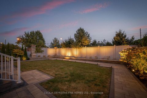 Photo 34 at 11 Beauvista Court, Vellore Village, Vaughan