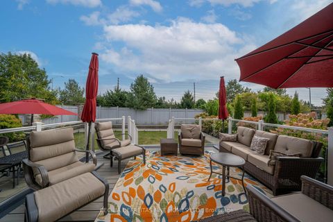 Photo 35 at 11 Beauvista Court, Vellore Village, Vaughan