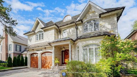 Photo 2 at 1B Carluke Crescent, Windfields, Toronto