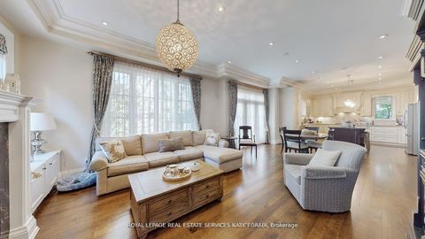 Photo 10 at 1B Carluke Crescent, Windfields, Toronto