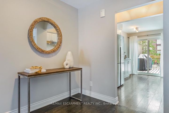 Photo 4 at 56 - 6780 Formentera Avenue, Meadowvale, Mississauga