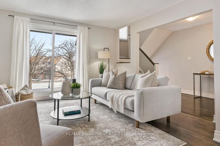 Photo 6 at 56 - 6780 Formentera Avenue, Meadowvale, Mississauga