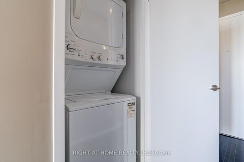 Photo 13 at 1109 - 75 St Nicholas Street, Bay Street Corridor, Toronto