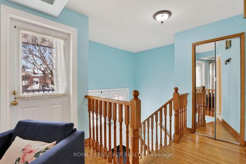 Photo 4 at 47 Navaho Drive, Pleasant View, Toronto