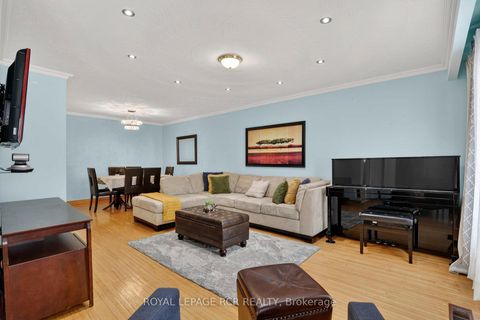 Photo 5 at 47 Navaho Drive, Pleasant View, Toronto