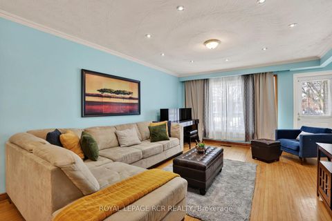 Photo 8 at 47 Navaho Drive, Pleasant View, Toronto