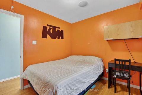 Photo 15 at 47 Navaho Drive, Pleasant View, Toronto